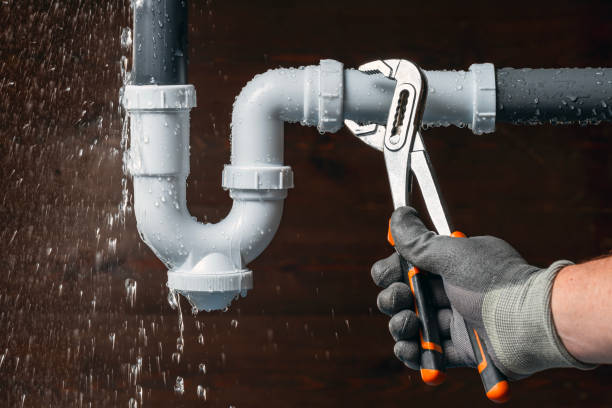 Professional Leak Detection technician working in Milton, LA